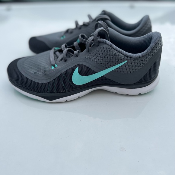 Size 7.5 - Womens Nike Flex Trainer Gray - Picture 3 of 4